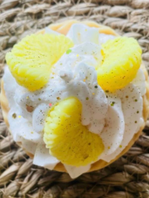 Lemon meringue tart for wholesale by Jolie Senteur