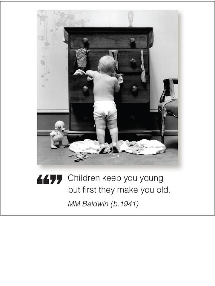 Les enfants vous gardent jeune Aimant pour la vente par The Borealis Press Inc