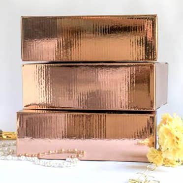 Scatole decorative di design metallizzate in oro rosa 9 x 6 x 3 per la vendita all'ingrosso da parte di Eleven Fashion