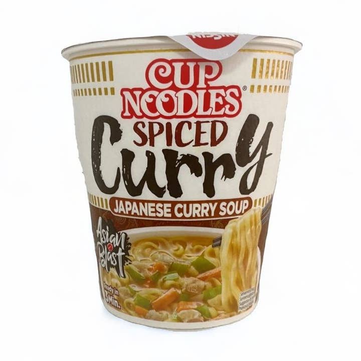 Nouilles instantanées Ramen, nouilles en tasse, saveur curry, 8 x 67gr pour la vente par Samurai Chu-Hi