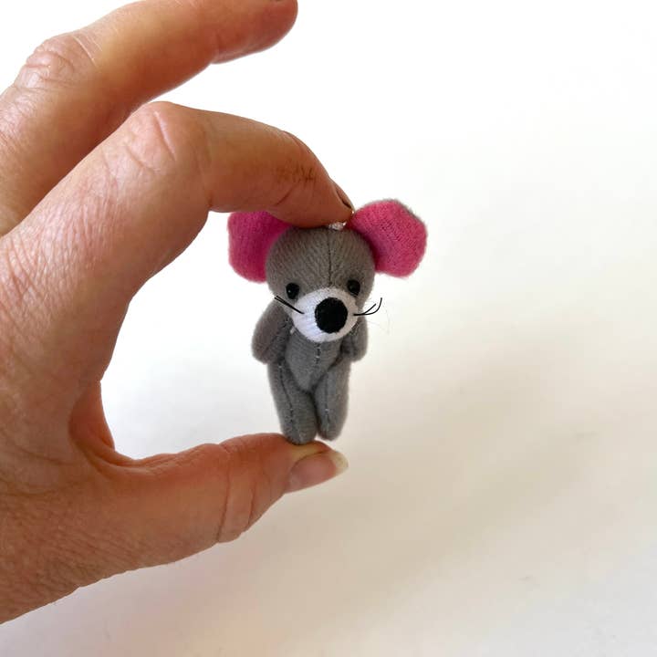 The Gifted Rat - Wholesale Stuffed/Plush Toy - Kids & Baby - Miniature Plush Gray Mouse Backpack Charm Pocket PalÂ