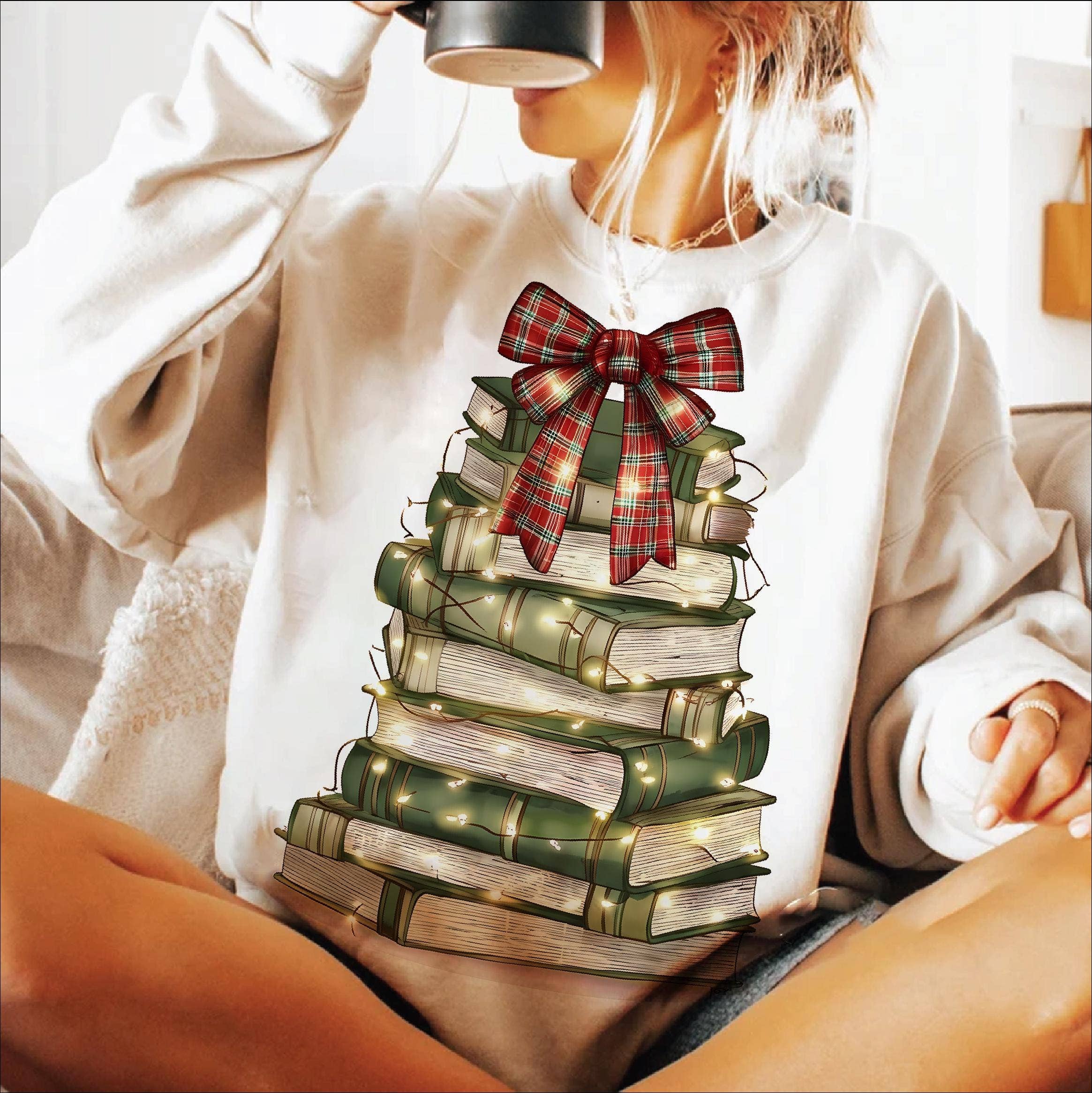 DLT Ecommerce - Vendita all'ingrosso Maglietta stampata - Donna - Maglietta Albero di Libri di Natale, Maglione Retrò di Lettura Natalizia1