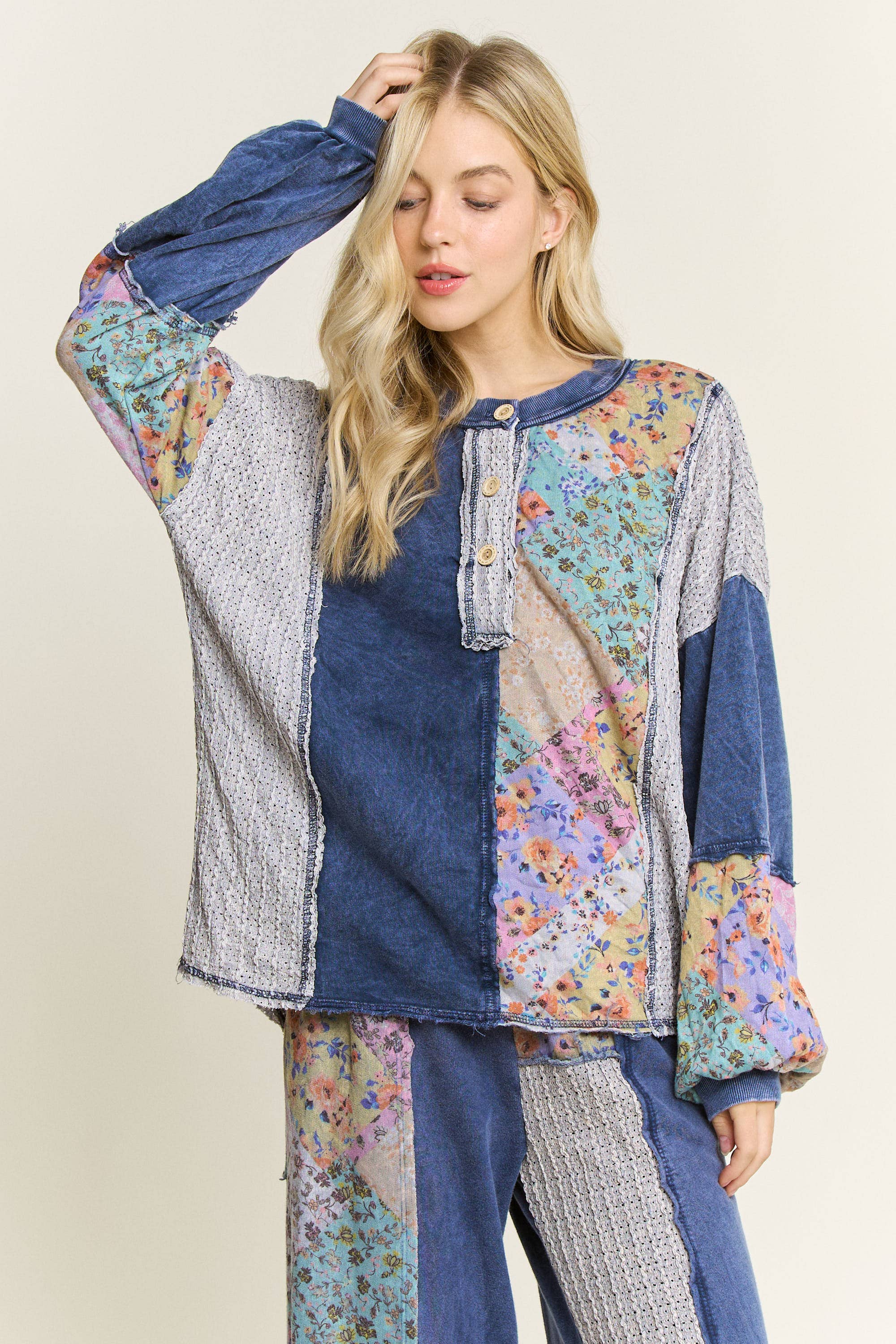 J.Her – Engroshandel Strikket top - Dame – Mineralvasket blomsterbølge-strikket jacquard boho-top HT6039P11