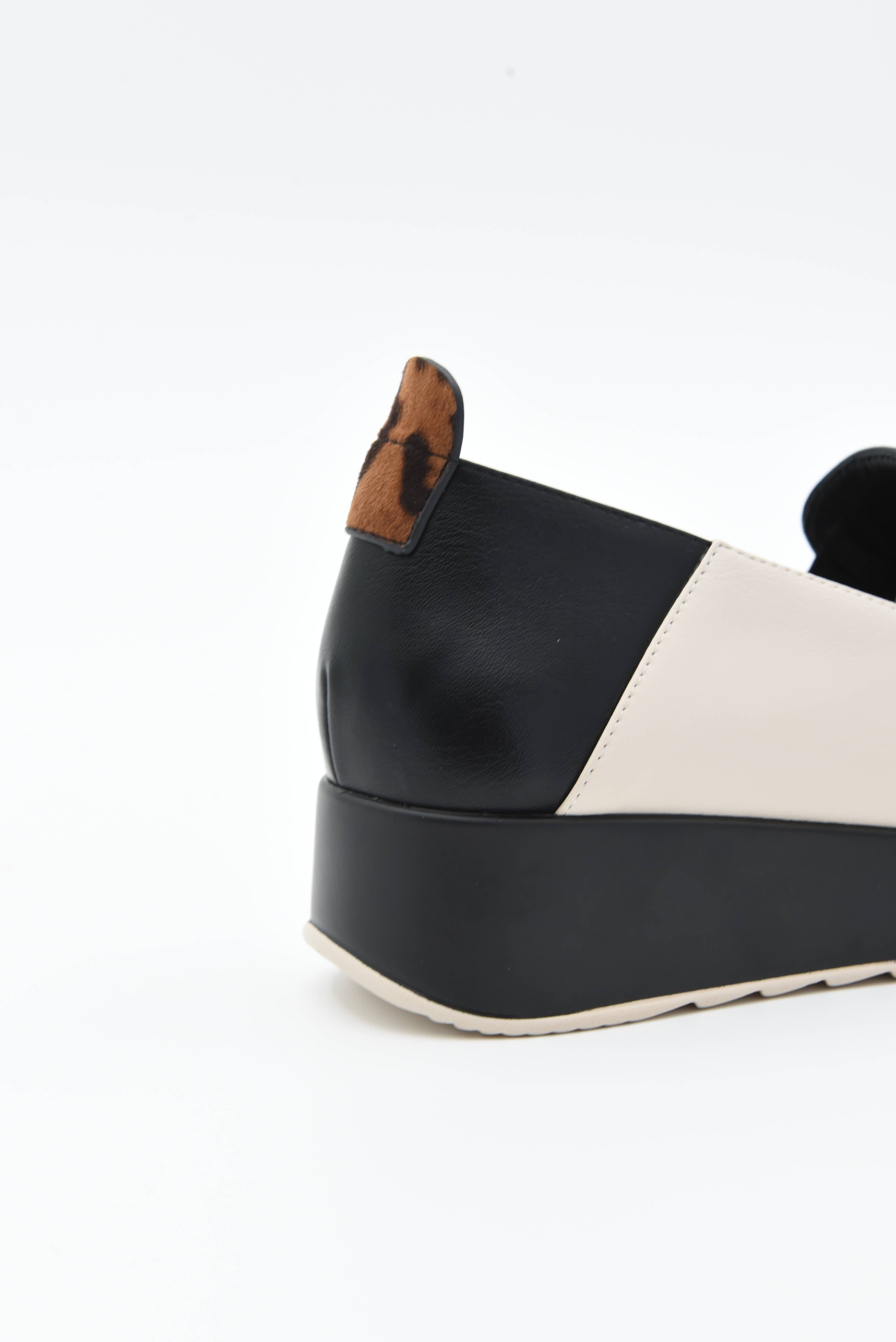 Azarey - Wholesale Loafers - Women's - Light wedge loafer with animal print 462K4954