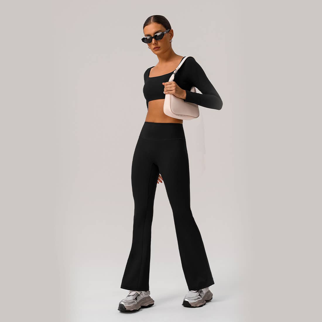Sodalemon - Vente Ensemble de sport – femme - Ensemble de sport 2 pièces femme avec crop top rembourré et pantalon évasé1