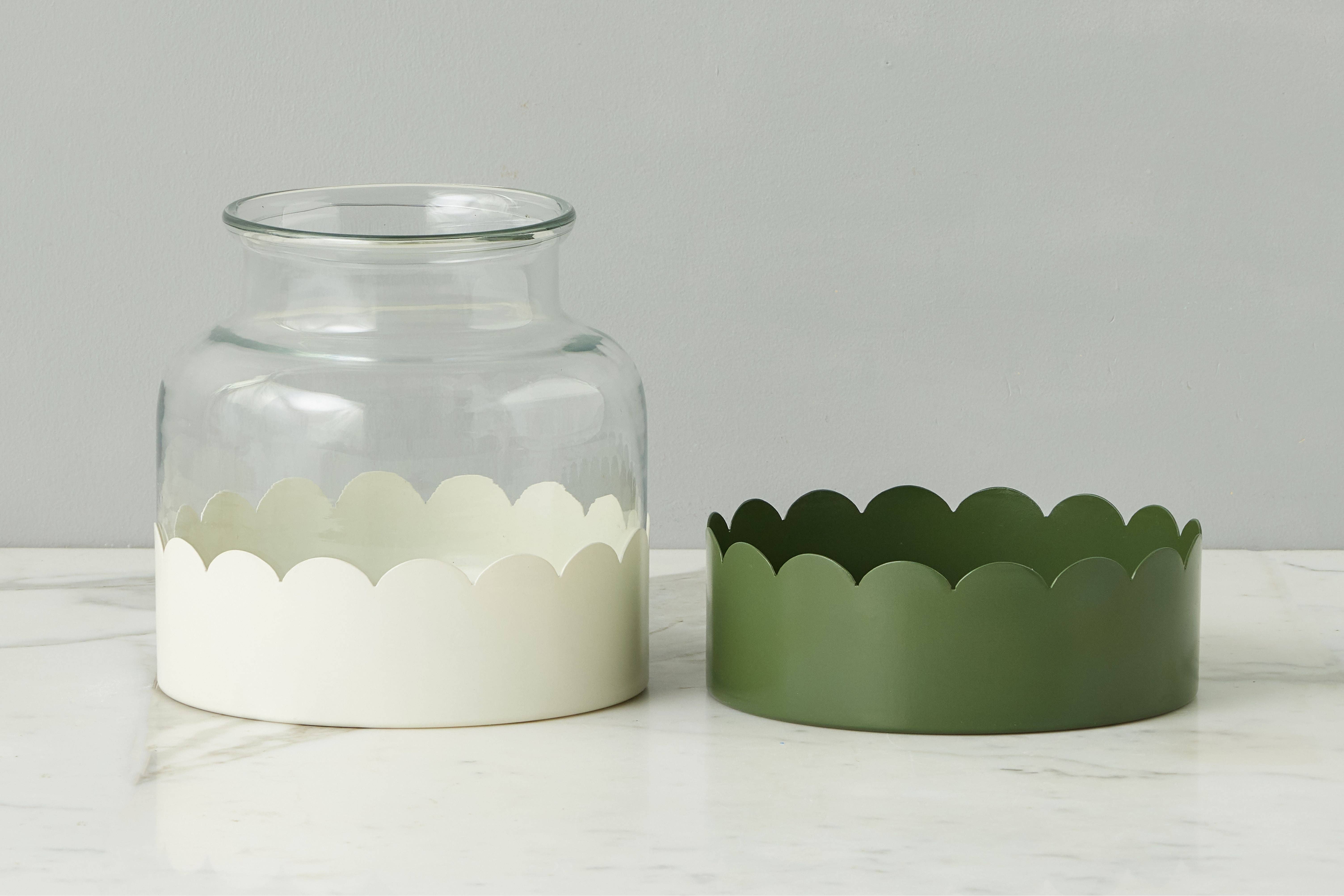 etúHOME - Wholesale Vase - 2-in-1 Scalloped Bloom Vase, White/Spruce Green1