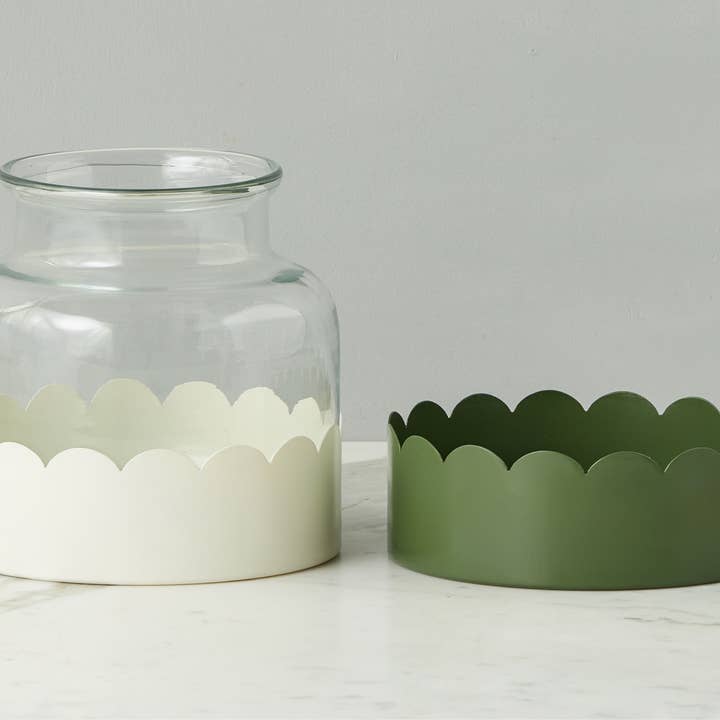 etúHOME - Wholesale Vase - 2-in-1 Scalloped Bloom Vase, White/Spruce Green1