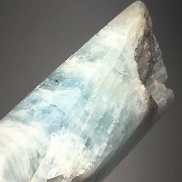 Wildheart Crystals - Vente Pierre et cristal de spiritualité - Gros cristal aigue-marine5