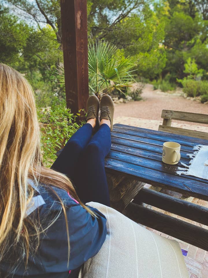 ECO&VEGAN kaki unisexe pour la vente par Husky Shoes