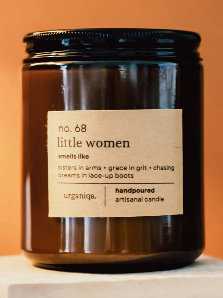 Kleine Frauen Buchliebhaberisch Literarisch-inspirierte Duftkerze für den Großhandel von Urganiqa