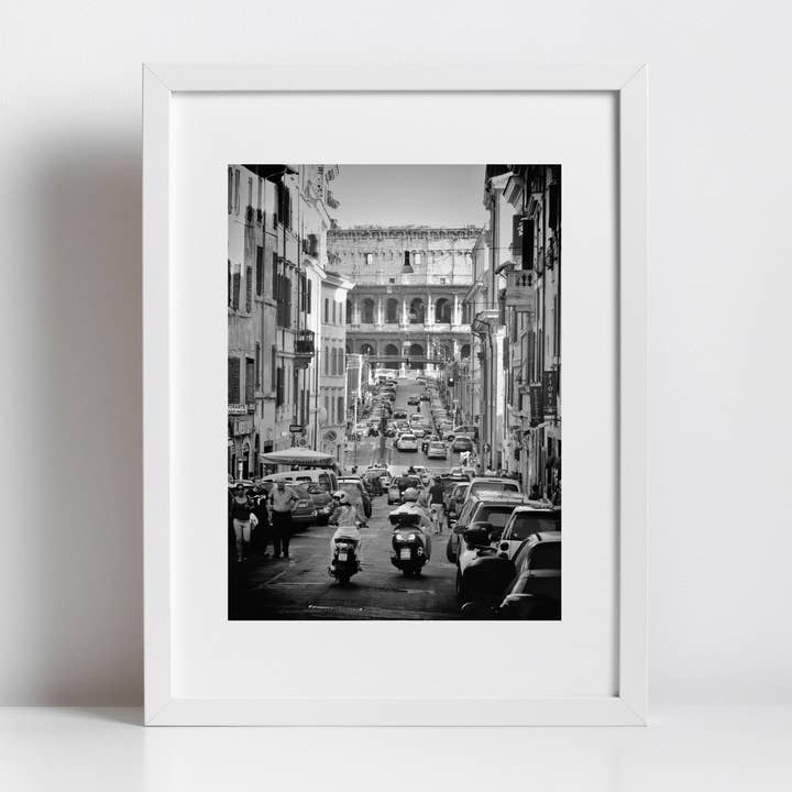 Stampa fotografica in bianco e nero del Colosseo di Roma, Italia per la vendita all'ingrosso da parte di Mo & Paul Photography