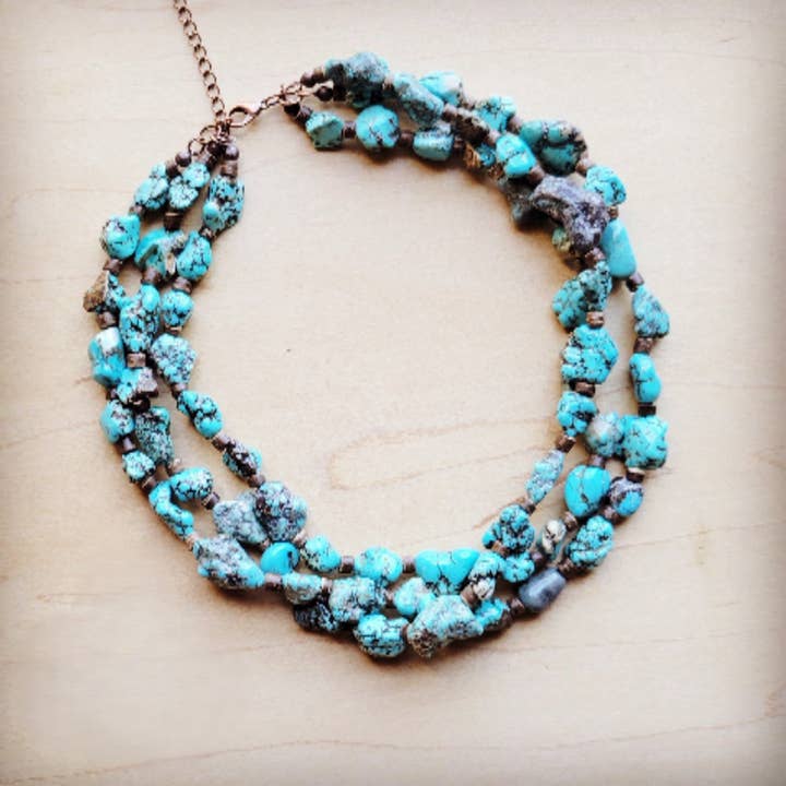 Grande Collana a Tre Fili di Turchese Blu e Legno 259g per la vendita all'ingrosso da parte di The Jewelry Junkie