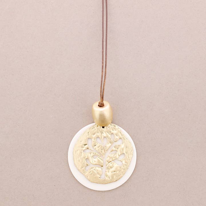 Sonata - Vente Colliers à pendentif - Collier long avec pendentif en résine métallique Medallon