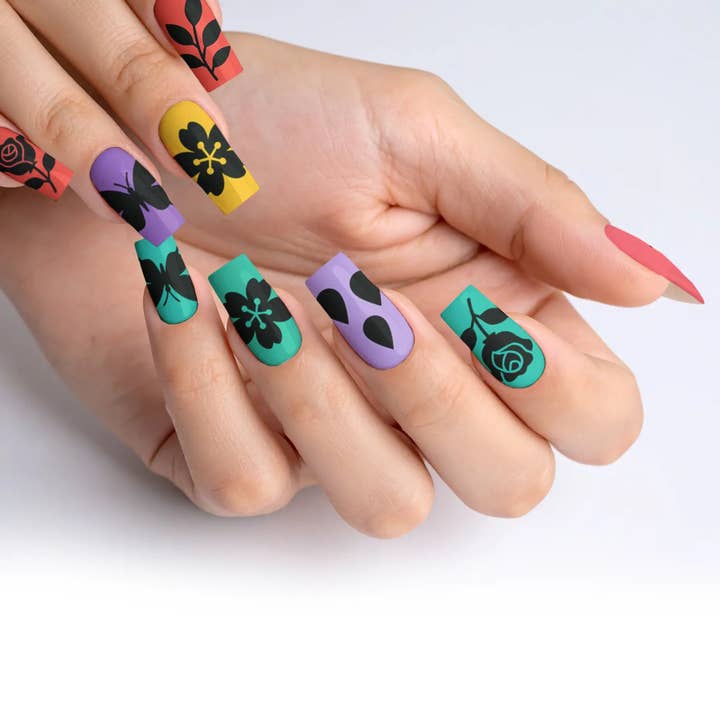 Uñas Postizas Noir Bloom Black Spring para venta al por mayor de FYNE BODY