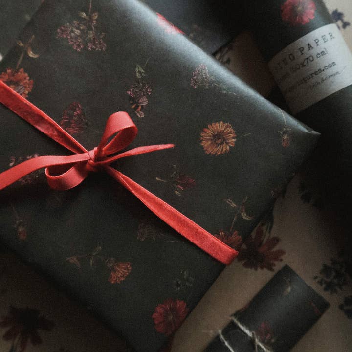 MyDesignPictures - Wholesale Flat Wrap - Florals on dark green Kraft Wrapping Paper