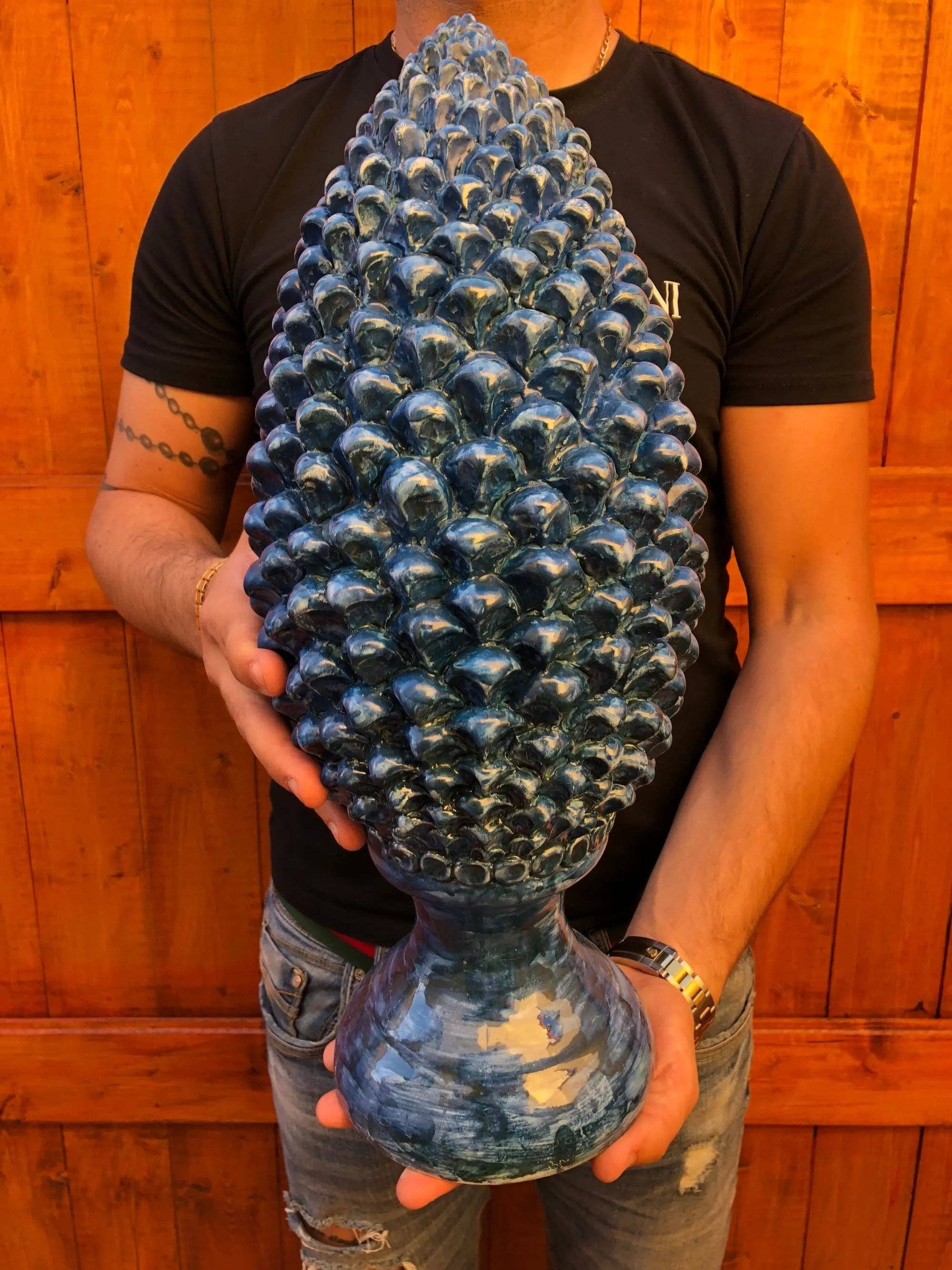 DD Ceramiche Siciliane - Vendita all'ingrosso Decorazioni da tavolo - Pigna Ceramica Caltagirone cm H.45 Artigianale Blu Antico Linea Luis4