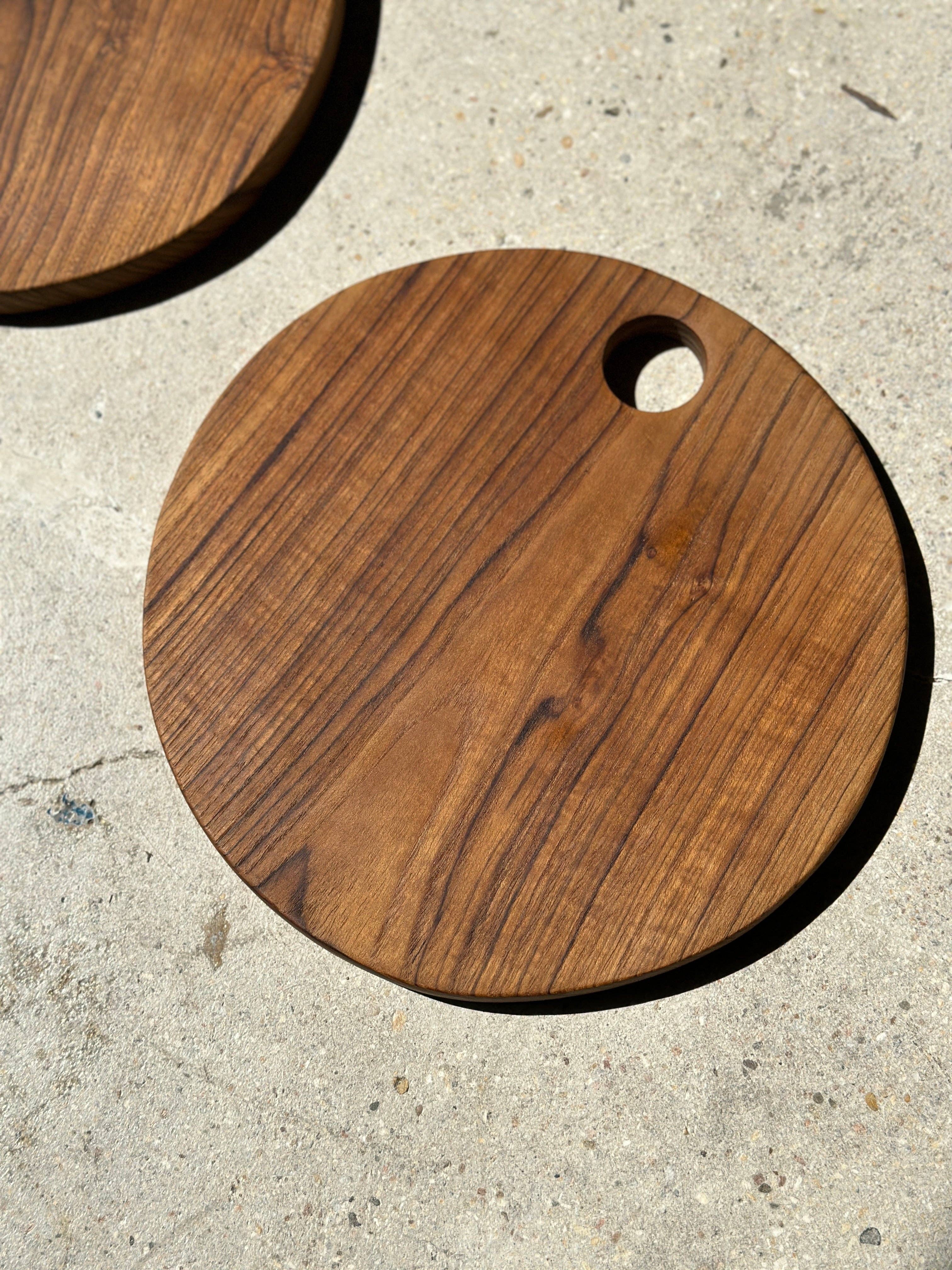 Office Objets – wholesale Skärbräda – Rund skärbräda i urholkad teak D:301