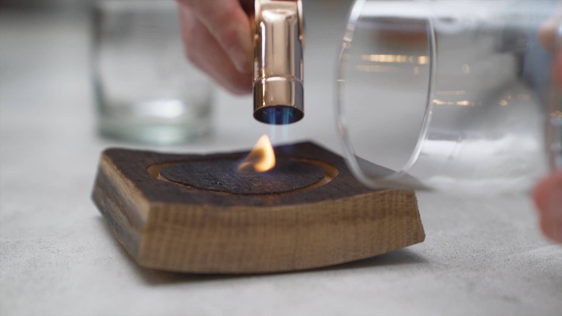 Motor City Barrels - Wholesale Cocktail/Liquor Glass - Aroma Series Whiskey Barrel Wood Smoked Cocktail Gift Set1