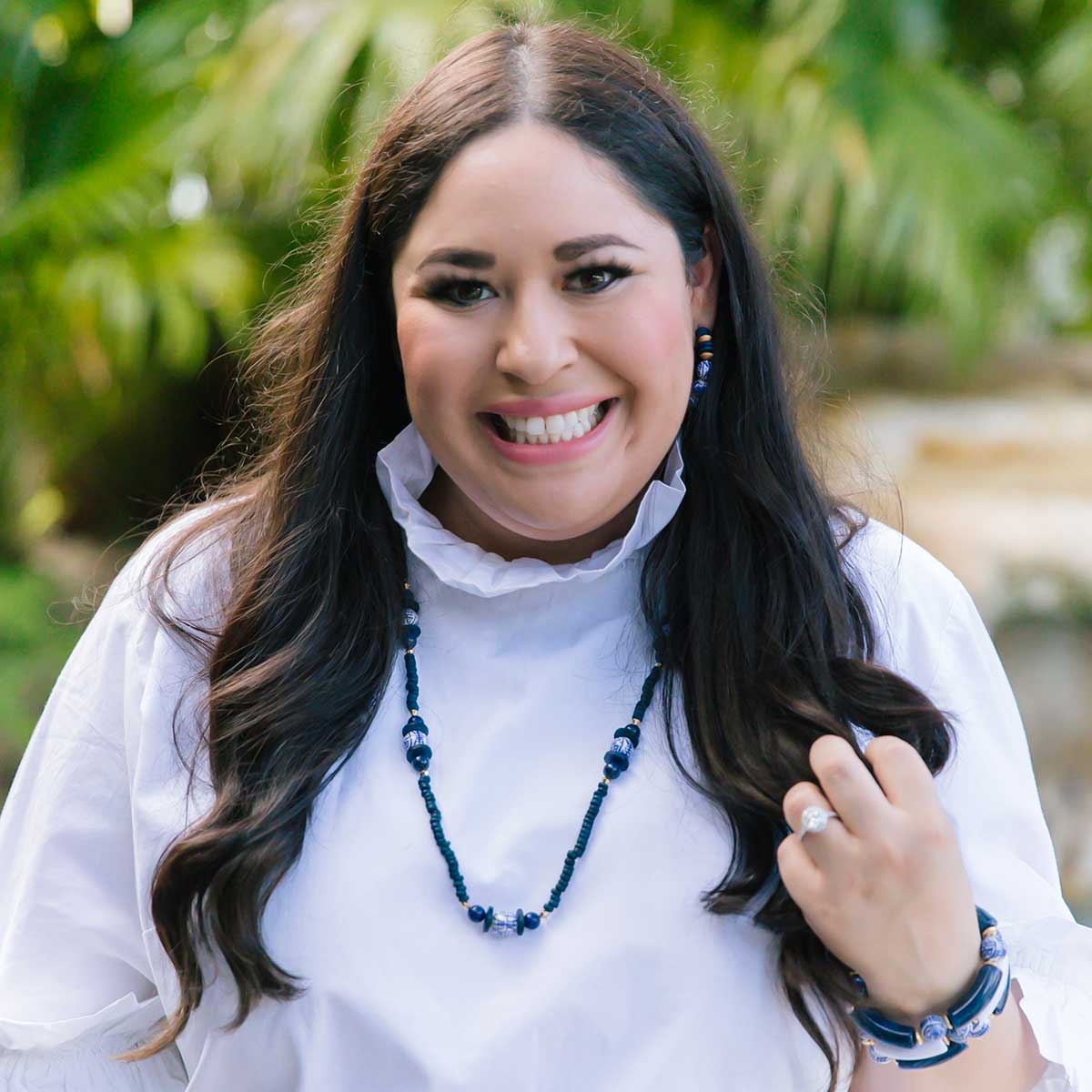 Canvas Style – wholesale Beaded/pearl necklace – Savoy Chinoiserie & Painted Wood Necklace in Navy1