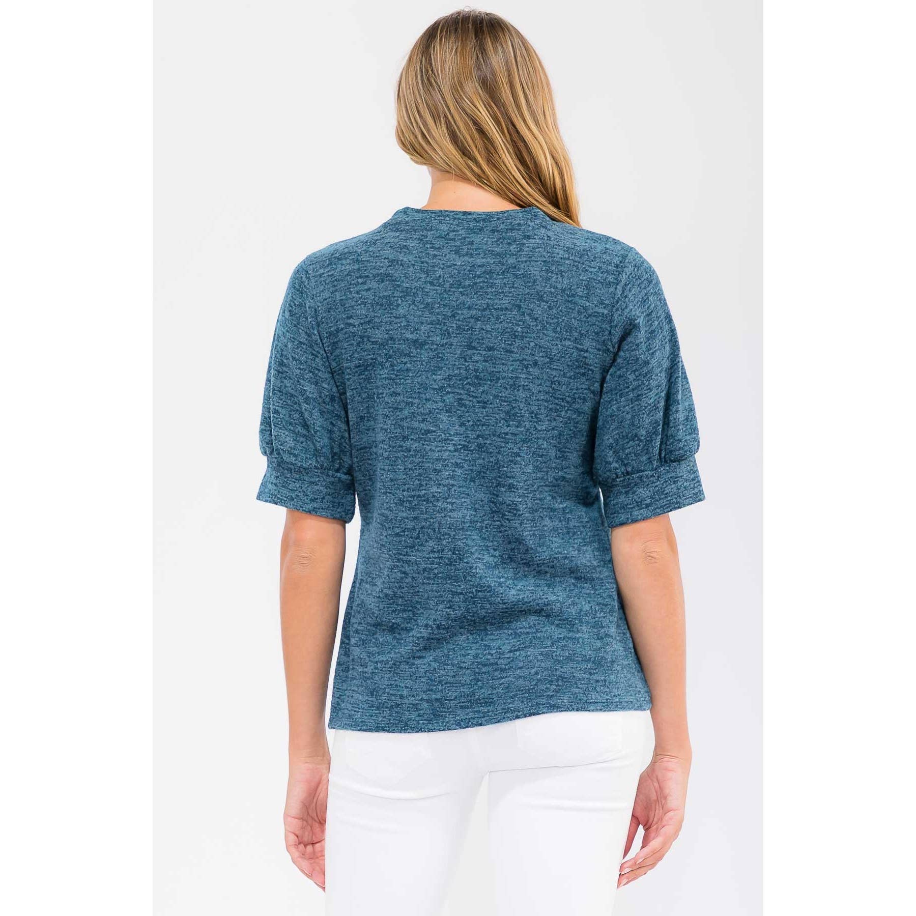 FOGLIA DI TÈ MAGLIONE ALLA MODA IN LANA SOFFICE PERLA in vendita all'ingrosso su Faire2