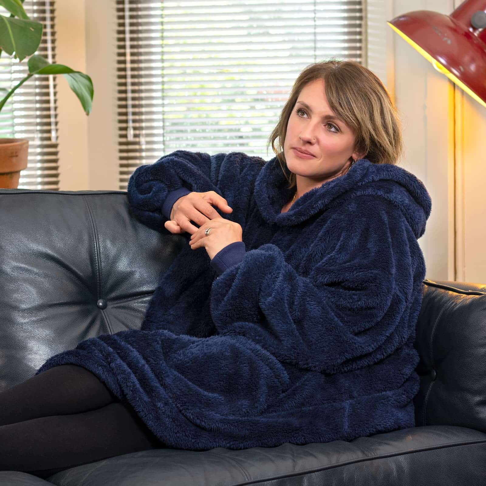 Wholesale Gifts Tomorrow – Großhandel Überwurfdecke – Kuschelige Decke Hoodie Tragbare Übergroße Kapuzendecke Marineblau5