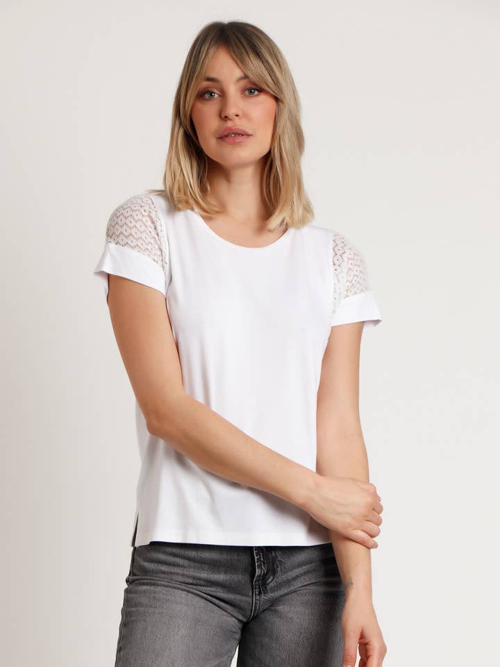 T-shirt à manches courtes en dentelle ADMAS pour femmes pour la vente par ADMAS