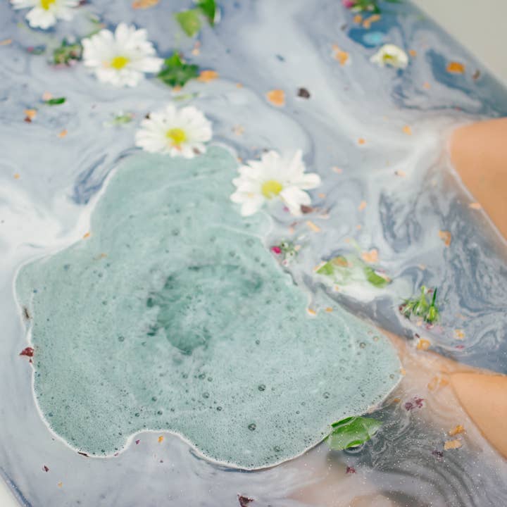 Pure Poetry Cosmetics – wholesale Bath bomb/fizz – Squid Ink Vegan Bath Bomb3