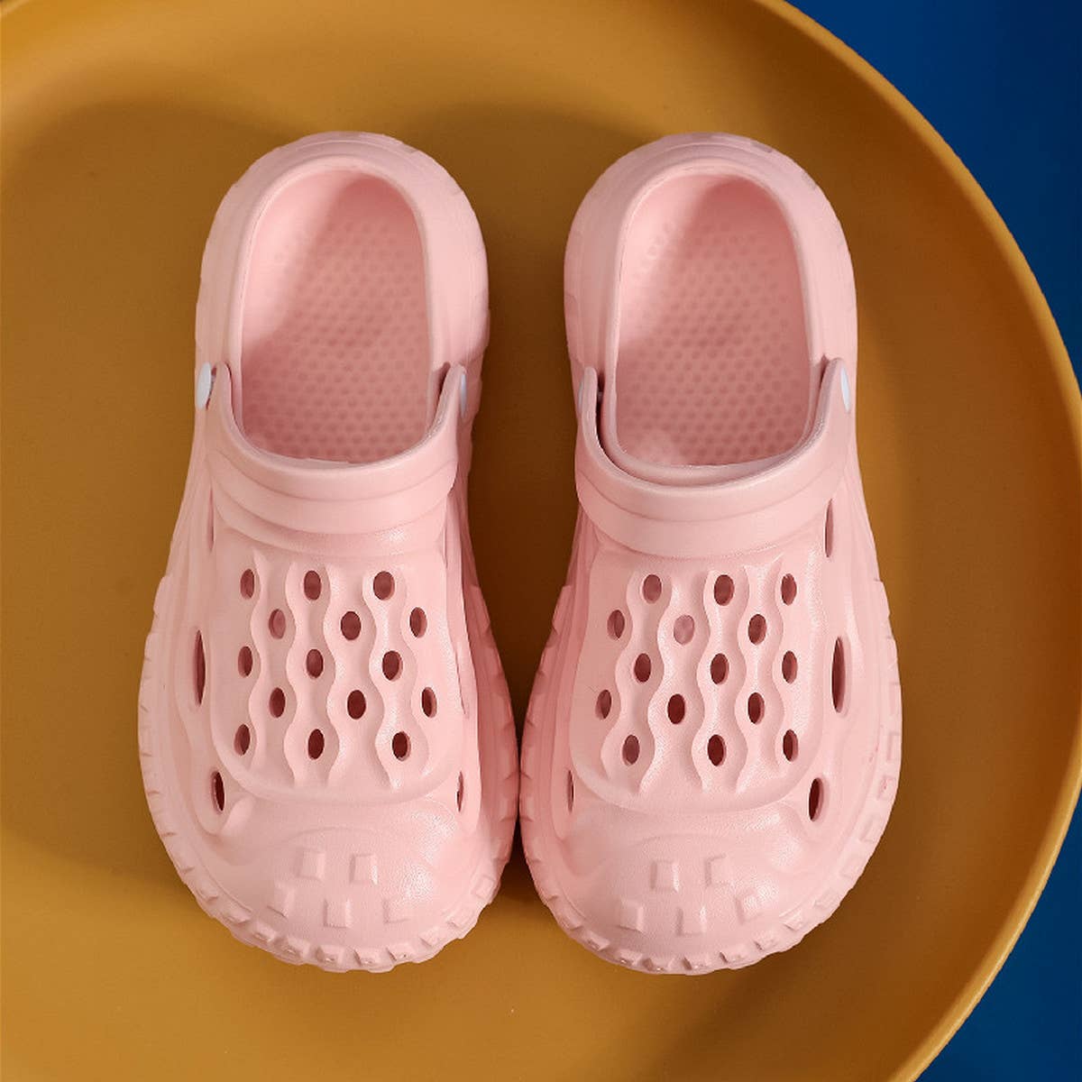 ACCITY - Wholesale Slippers - Women's - NEW STYLE CLOGS AND SLIPPERS FOR HOME USE_CWSHS064216