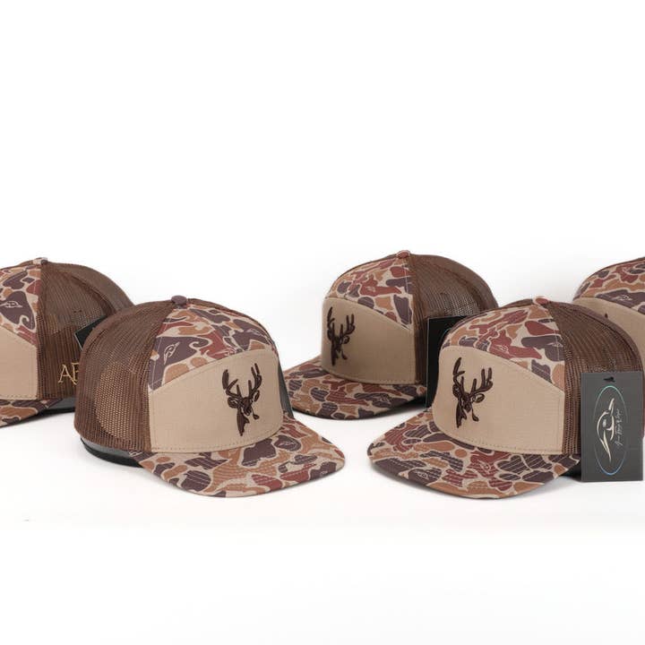American Flyway Waterfowl - Vendita all'ingrosso Cappellino da camionista - Unisex - Testa di cervo Old School 3D marrone a 7 pannelli con rete marrone3