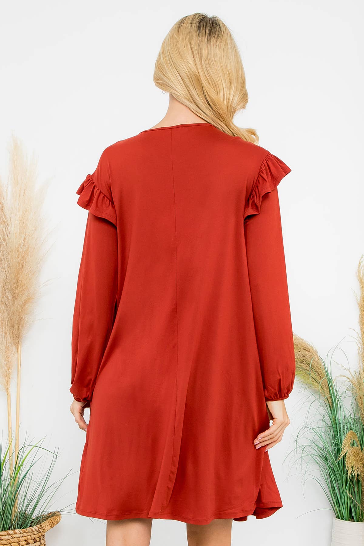 You & Me - Vendita all'ingrosso Vestito - Donna - YMD10024V - ABITO A TINTA UNITA CON DETTAGLIO A VOLANT A MANICHE LUNGHE50