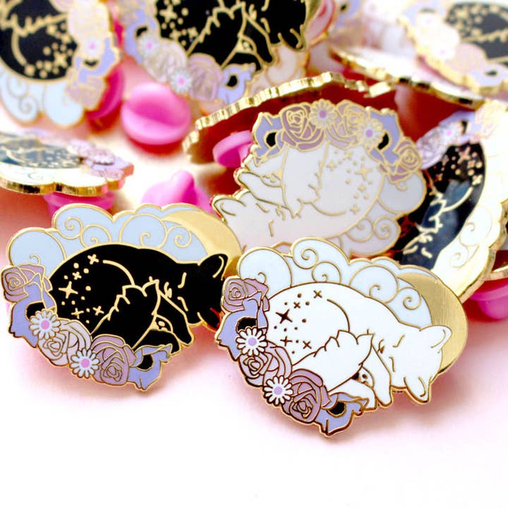 Sovende kat emalje Pin for engroshandel hos Glitter Punk