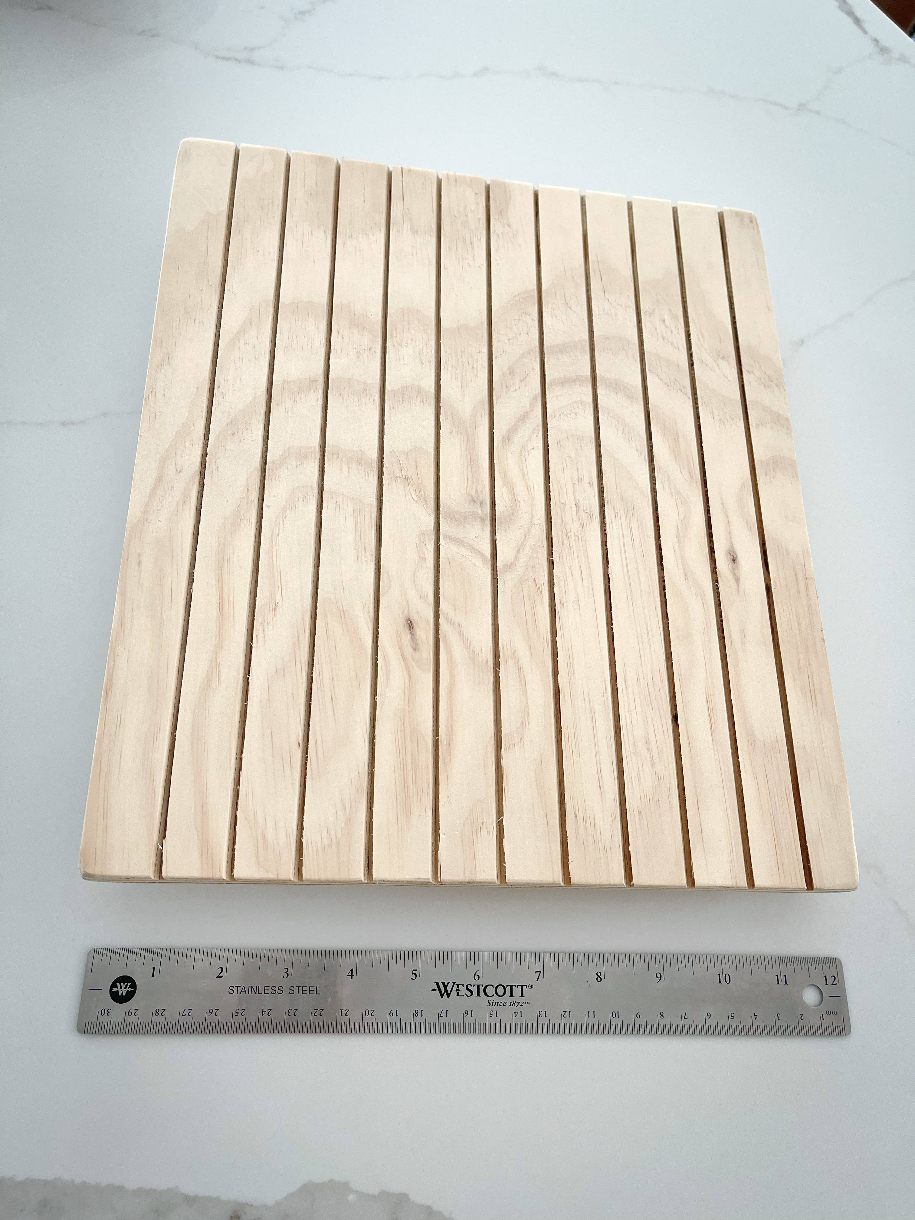 Kush Life Designs – wholesale Smyckesmonter – Möblerat träställ för örhängen med gångjärn10