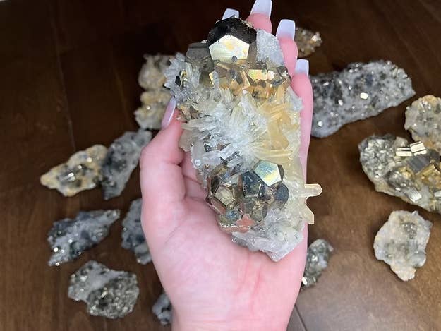 Prettygoods - Wholesale Spiritual Stone/Crystal - Pyrite On Quartz4
