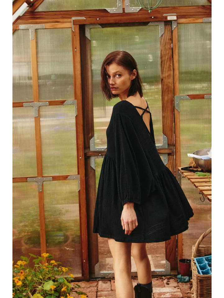 Lara Daisy - Vente Robe – femme - Mini-robe surdimensionnée en jersey texturé à dos croisé6