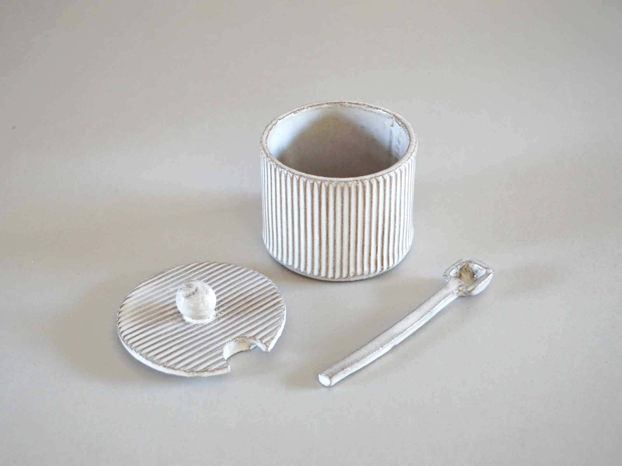 Karolina Bednorz Ceramics - Wholesale Decorative Plate/Dish/Bowl - MILLERIGHE Sugar bowl with quirky spoon Handmade in Italy2