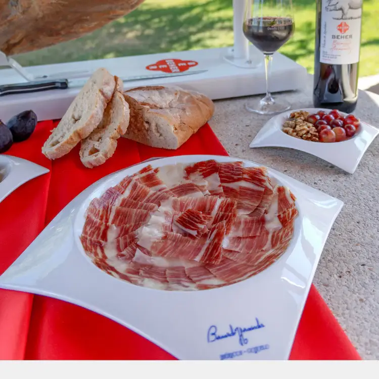 BEHER USA - Wholesale Ham - 100% Iberico Acorn-fed Bone-in-ham (Jamón)4