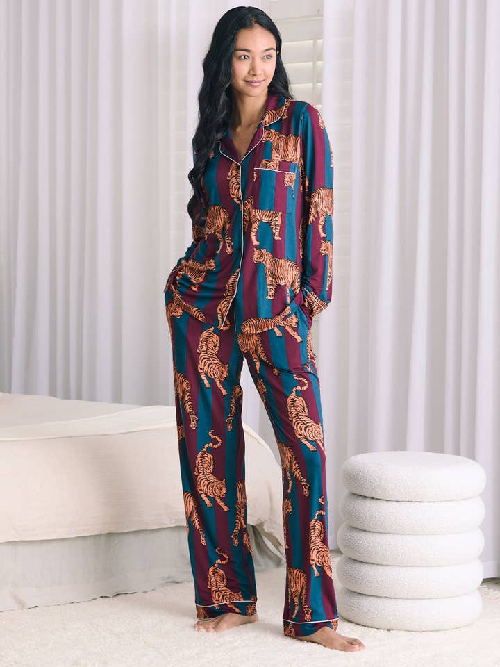 Chelsea Peers – wholesale Sleepwear set – Women's – Tiger Stripe Print Long Pyjama Set0