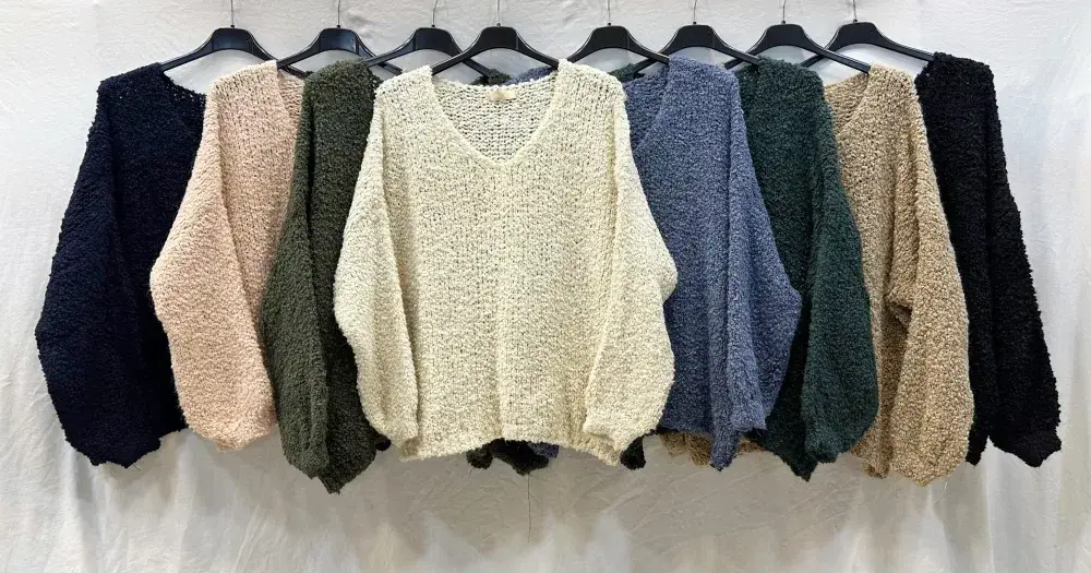 Mimi & Gogo – wholesale Pullovertröja - Dam – Oversized boucletröja i ull och alpaca7