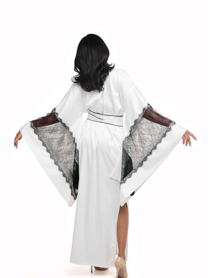 100% silkesrock, silkesbrudklänningsrock, silkesmorgonrock för wholesale av IDENTITY LINGERIE