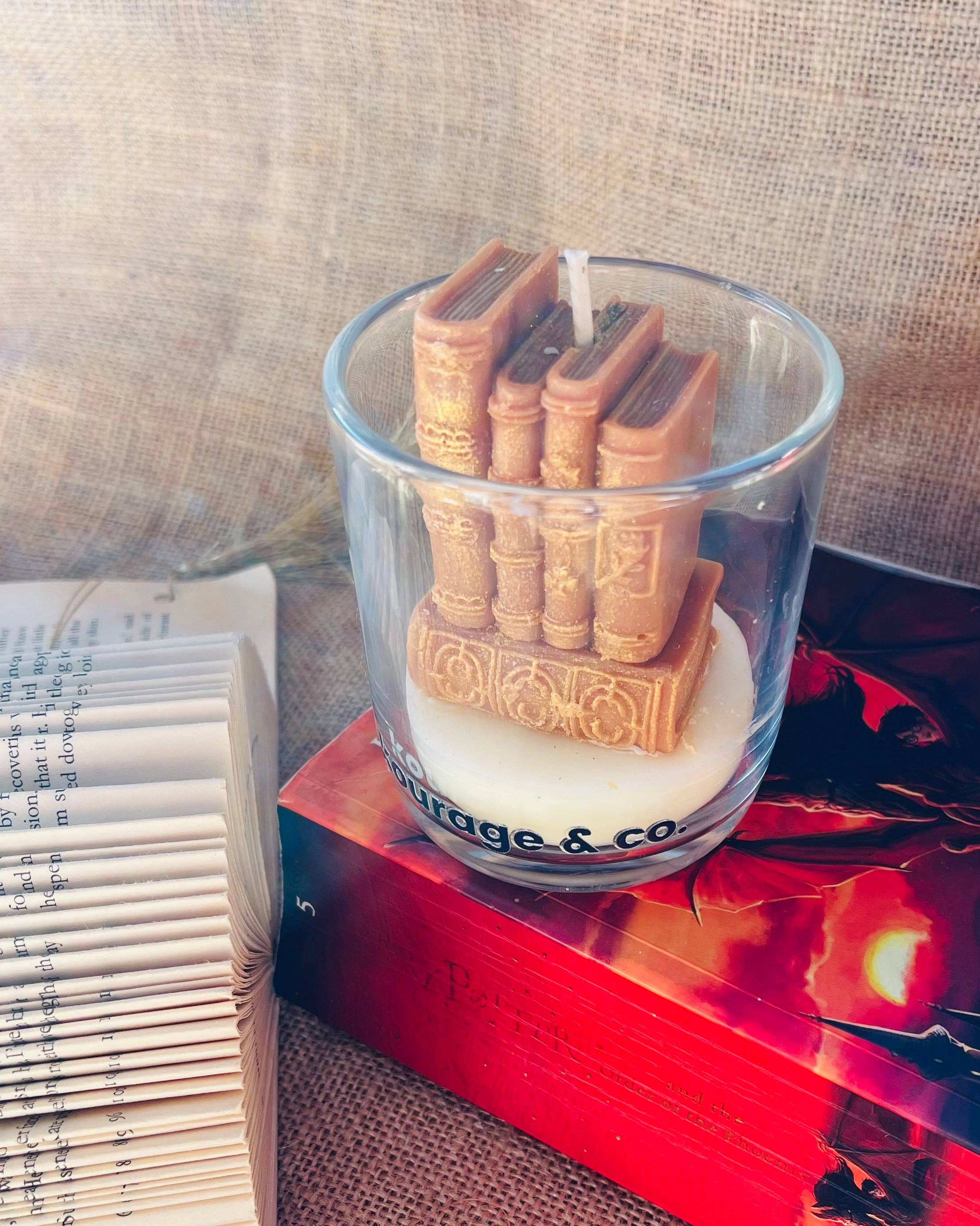 Kourage & co - Wholesale Novelty candle - Tales in Wax – Book Lover Candle0