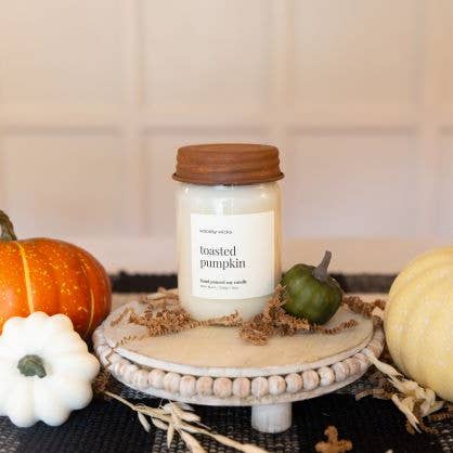 Woodsy Wicks – wholesale Burkljus – Leavenworth Oktoberfest ljus - Träveke - 100% sojavax