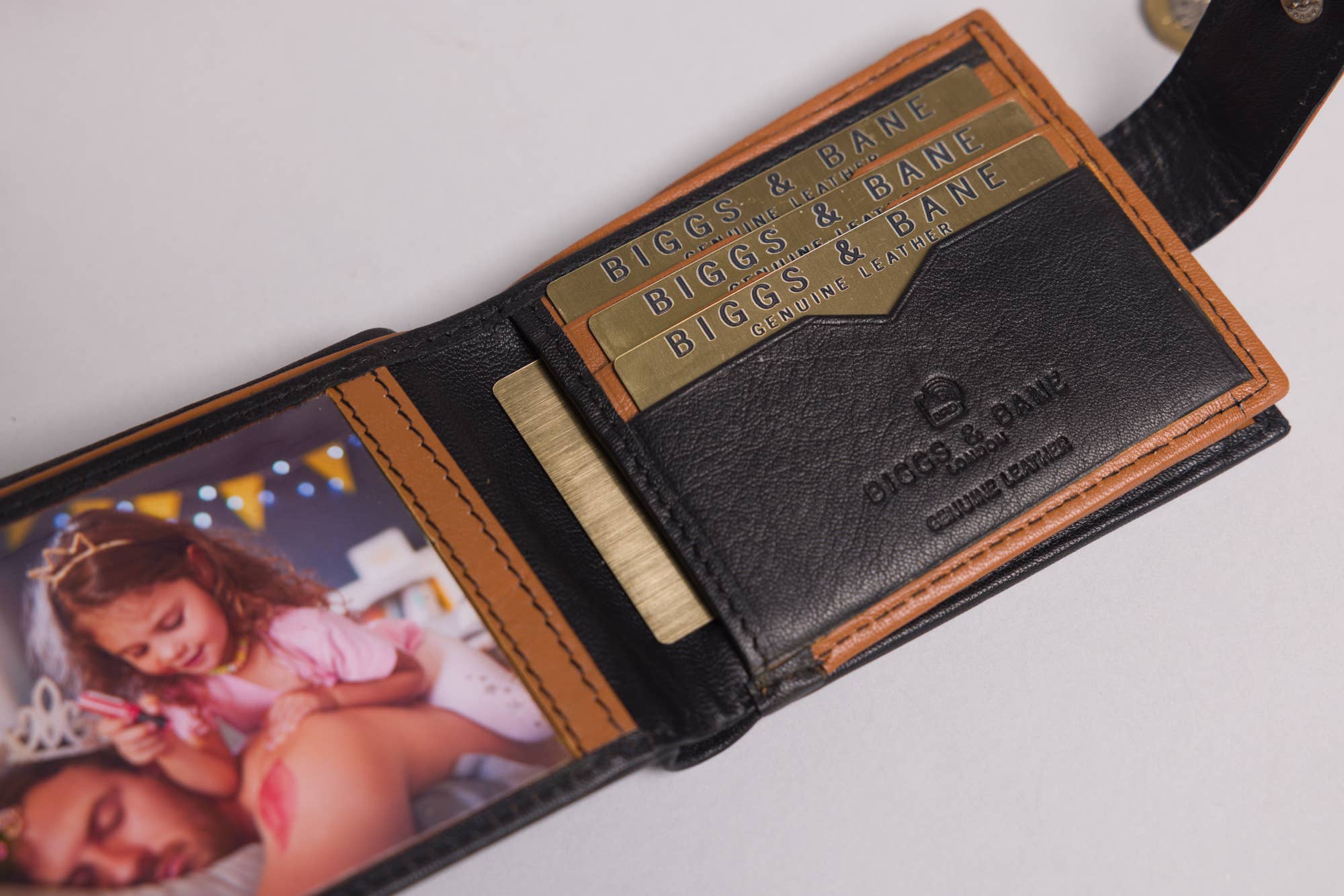 Redbrick – wholesale Wallet - Men’s – Biggs & Bane Men's Bifold Black & Tan Leather Wallet With Large External Coins Pocket With Gusset5