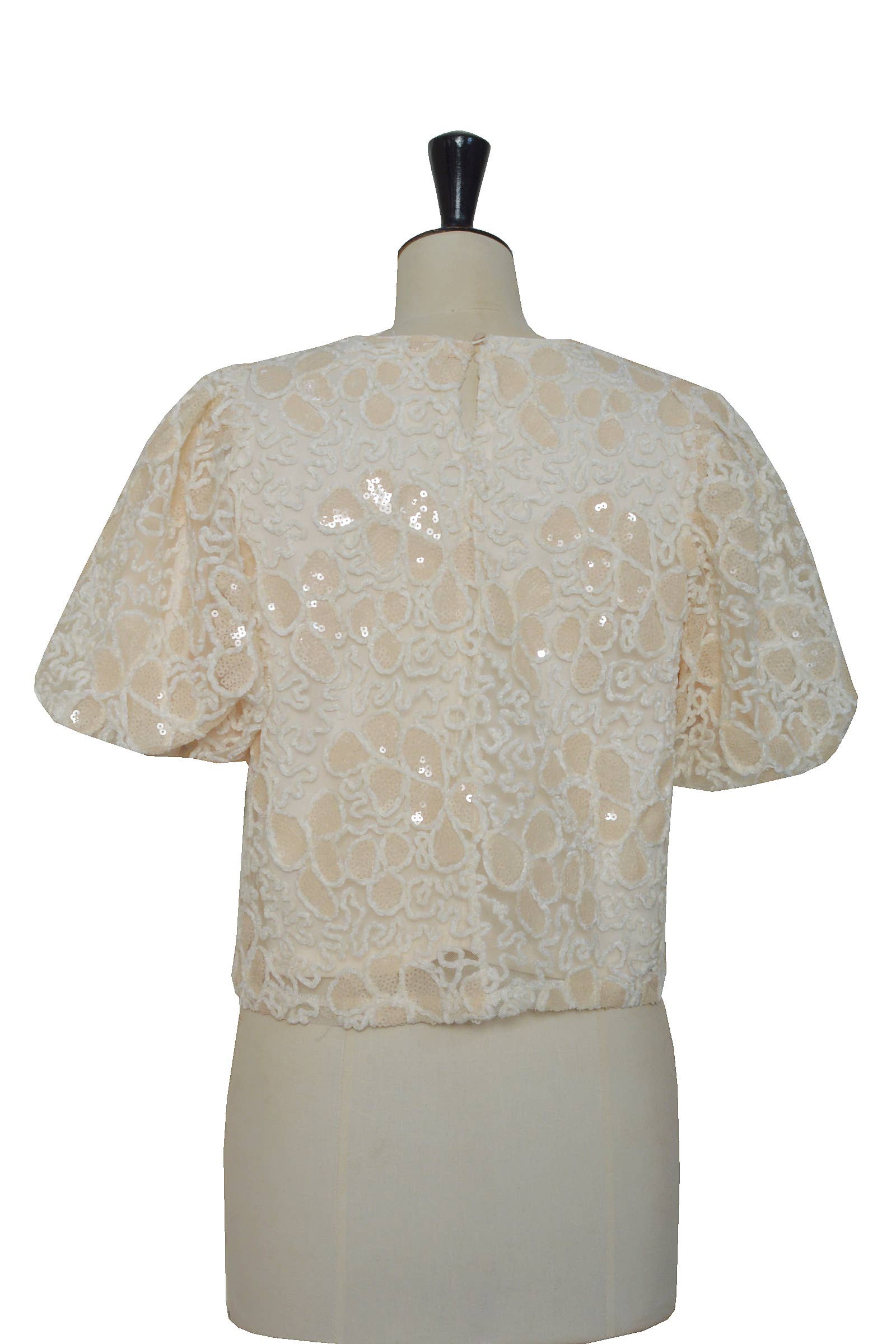 ELLI WHITE – Engroshandel Bluse - Dame – Top med præget mønster og pailletter1