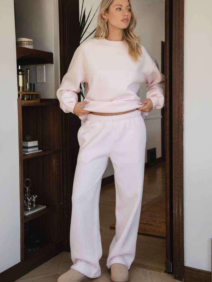 TICTOC - Wholesale Lounge Sweatpants/Joggers - Women's - LANI Cloud Fleece Wide Leg Sweatpants Stretch Waist & Pocket2