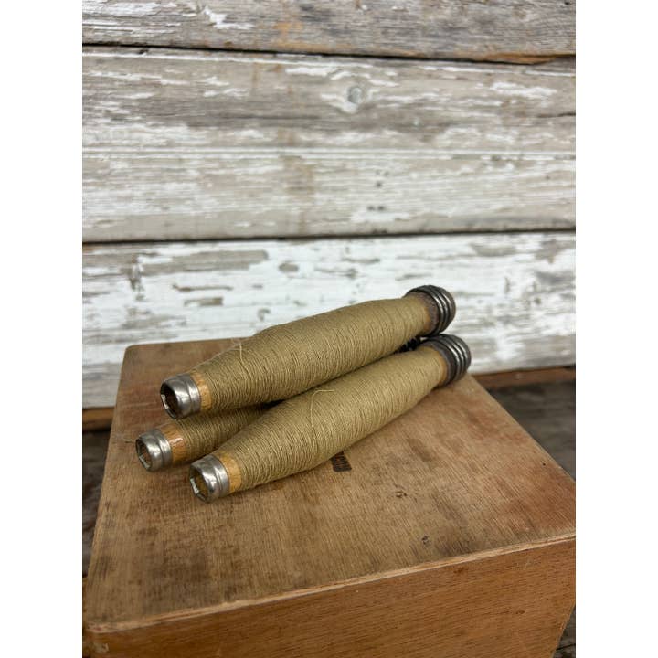 Plume en fil brun clair pour la vente par Vickie Jean's Creations Inc