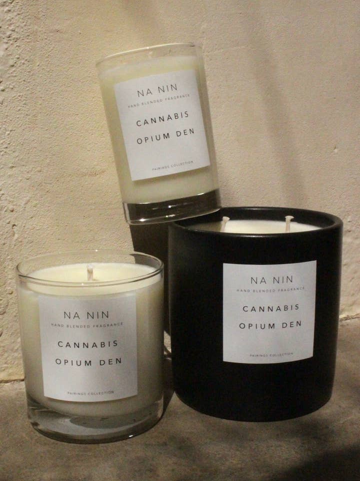 Vela Cannabis & Opium Den, disponible en varios tamaños para venta al por mayor de Na Nin