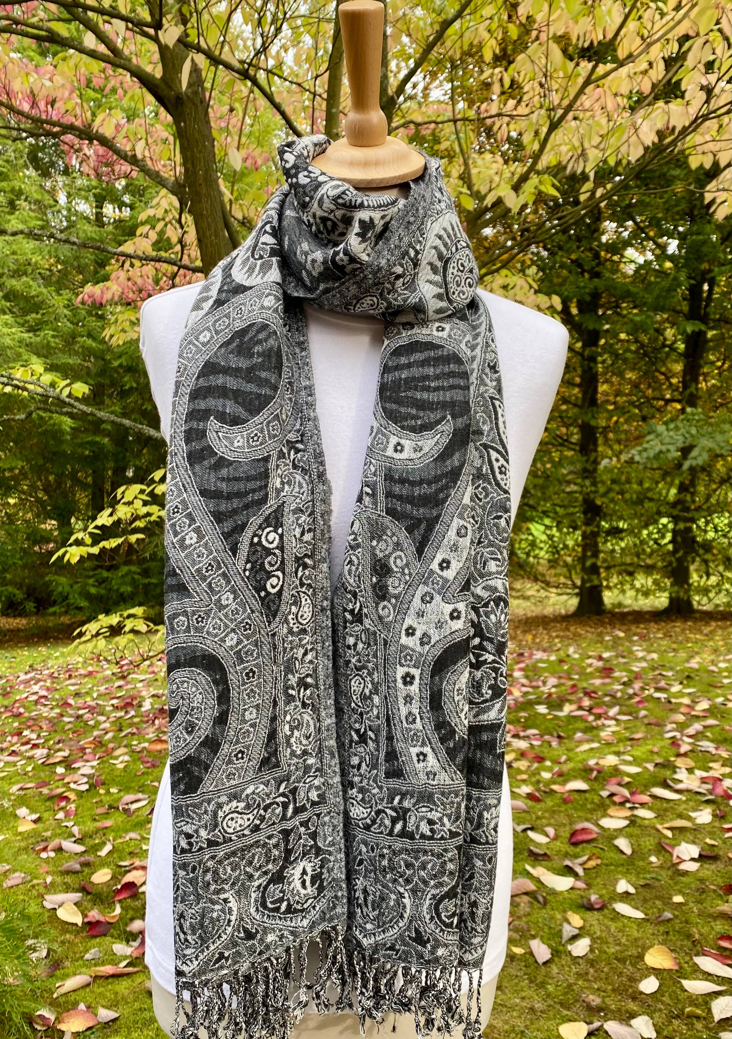 DIWALI PARIS - Wholesale Scarf - Unisex - RAIZKAR SCARF - 70% WOOL / 30% VISCOSE1