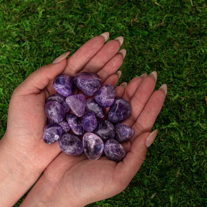 Sarimoire - Wholesale Spiritual Stone/Crystal - 1lb of Tumbled Smooth Natural Amethyst Crystals Bulk Qty