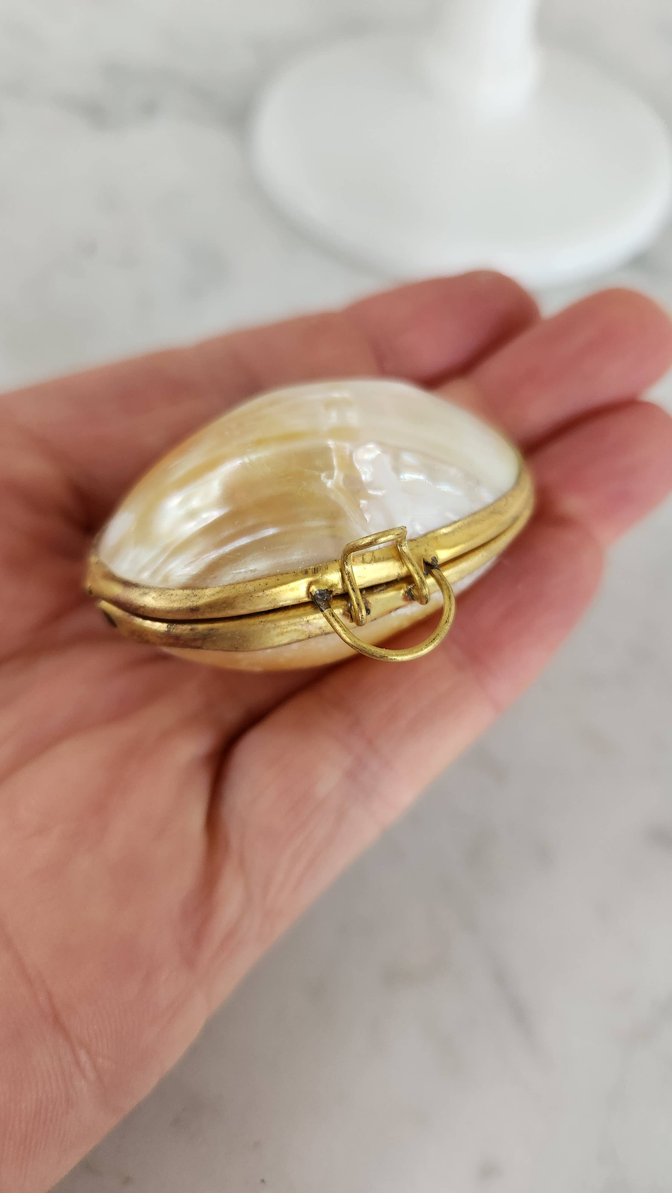 White Tulip Boutique - Wholesale Decorative Box - Mini Gold Mother of Pearl Trinket Pill Box, Coin Purse1