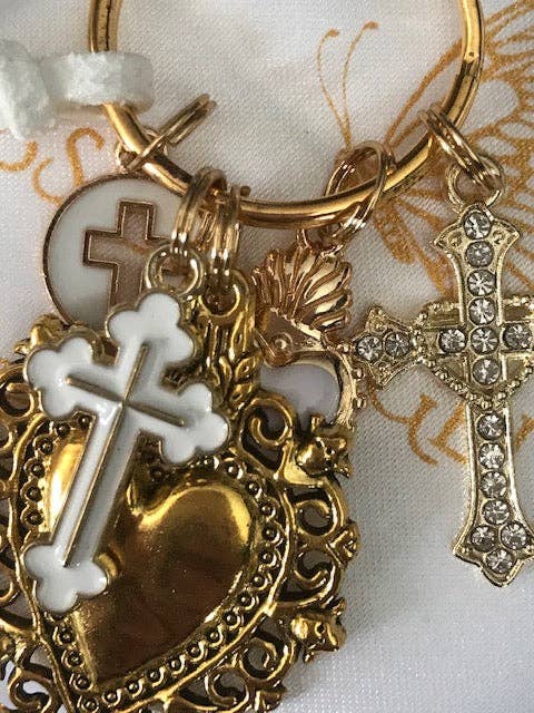 Miss DJ Angel – wholesale Nyckelringar - Dam – Nyckelring med heligt hjärta och kors – gåva till mamma, ex-voto, mirakelmedaljong, vit nyckelring3